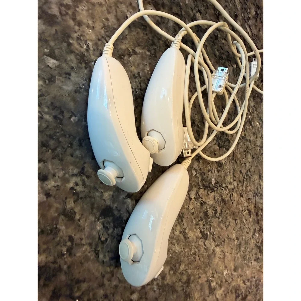 Nintendo Wii Accessory Lot 2 Racing Wheels Black White & 3 Nunchuck Controllers